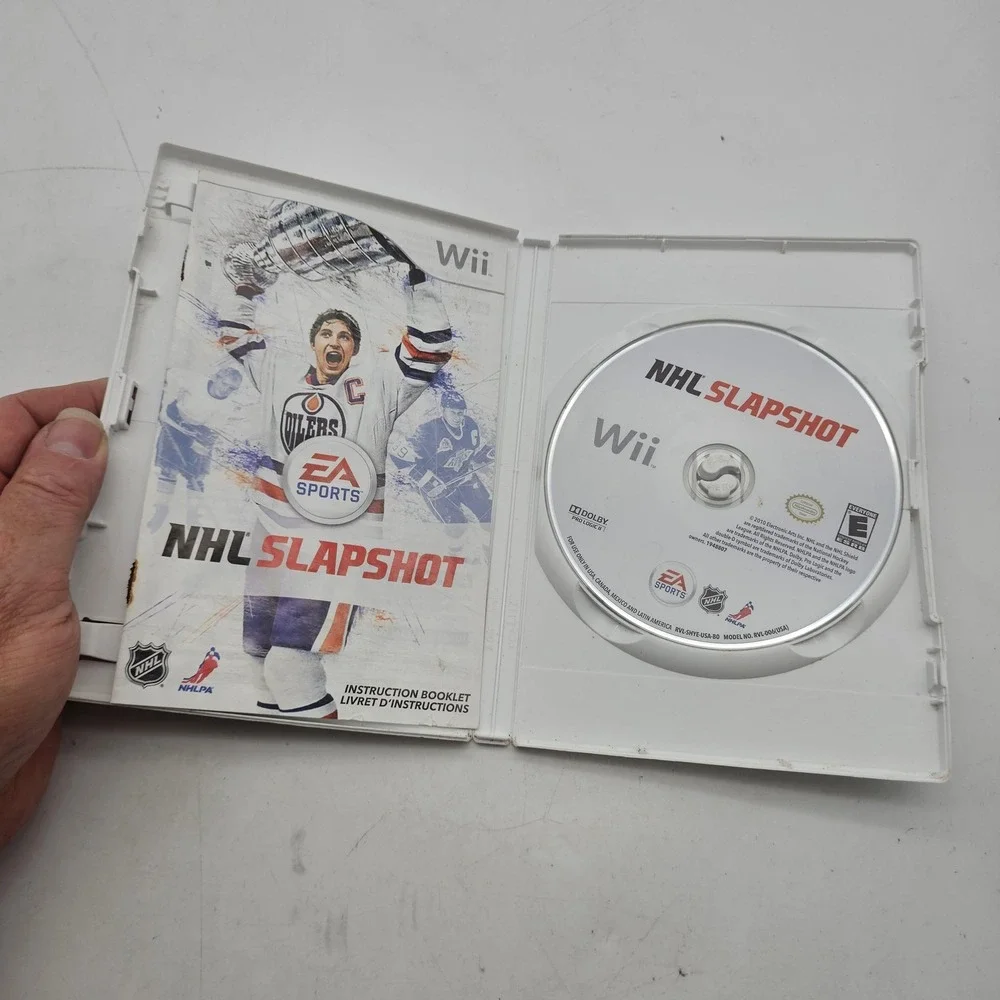 NHL Slapshot Nintendo Wii Complete Game Case Manual EA Sports Hockey NTSC